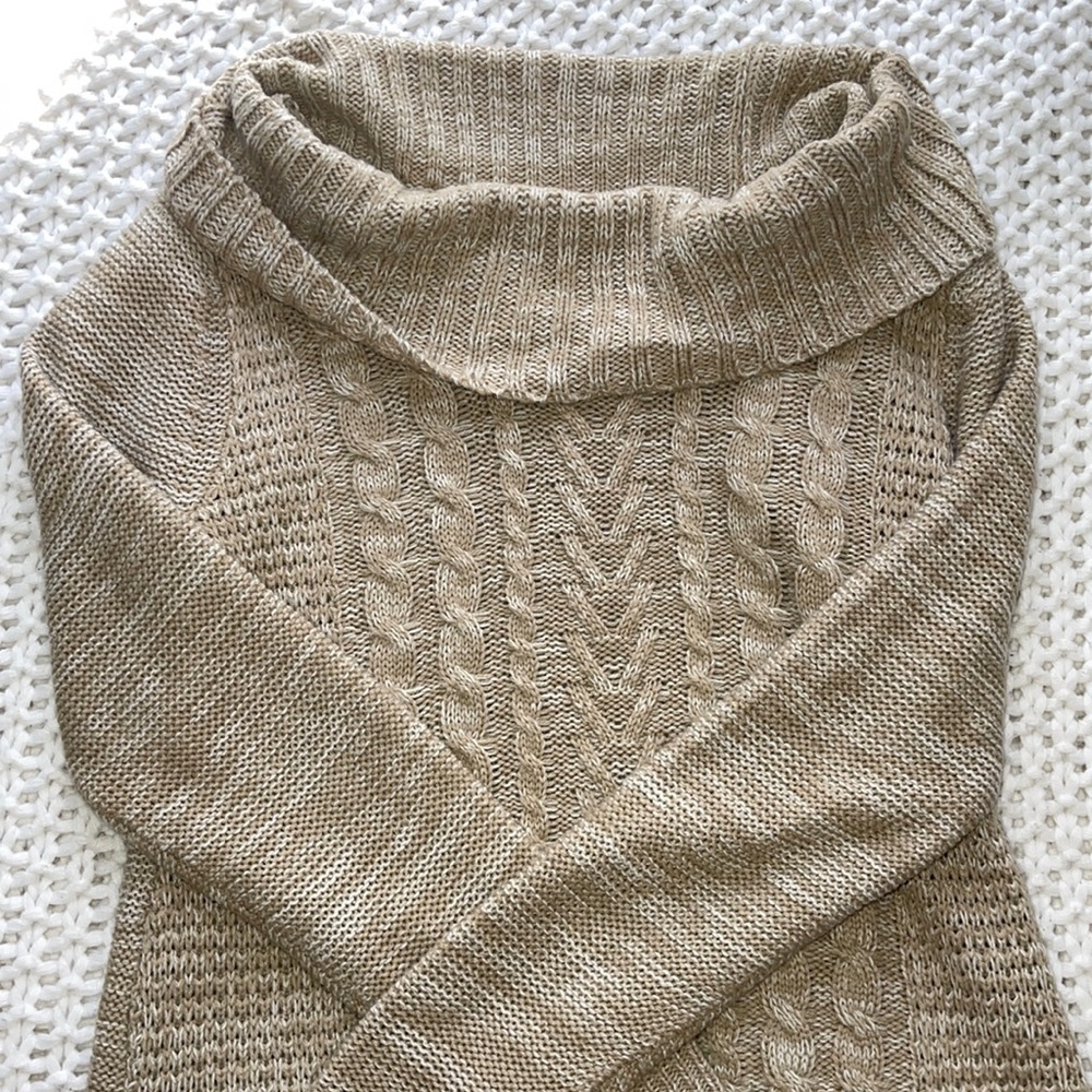 Turtle neck sweater